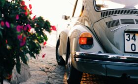 Hoe vervang je het achterlicht van een Volkswagen Passat