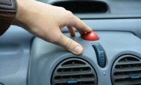 Hoe reset je het onderhoudsinterval van een Renault Twingo