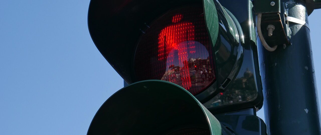 Waarom trilt de motor van mijn Ford Focus bij stationair draaien