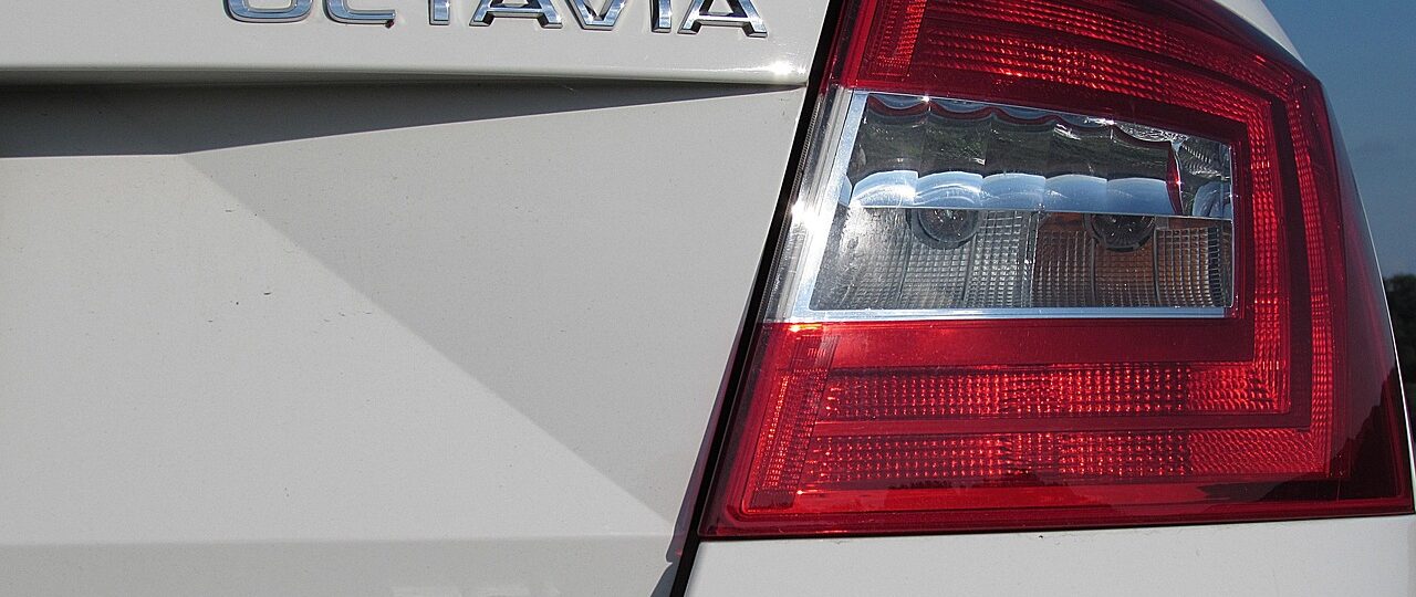 Hoe update je de navigatie van een Skoda Octavia