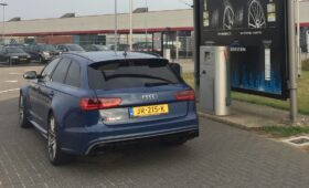 Ook tankstations steeds vaker een plek om auto’s te spotten