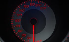 Mazda 3 2.0 SkyActiv stottert bij lage snelheid