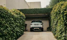 Auto maakt raar geluid bij wegrijden